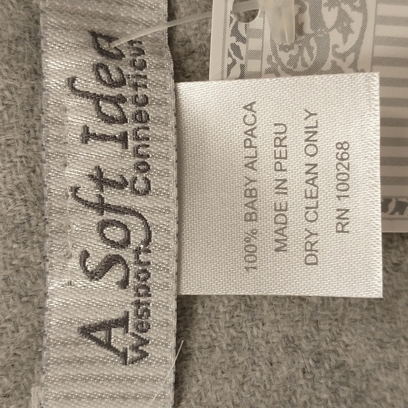 Baby Alpaca A Soft Idea Travel Wrap 70" x 52" Light Heather Gray NWT Peru Shawl - Picture 3 of 7